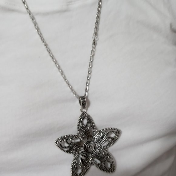 Jewelry - New 28" Super Big Ancient Flower Star Necklace